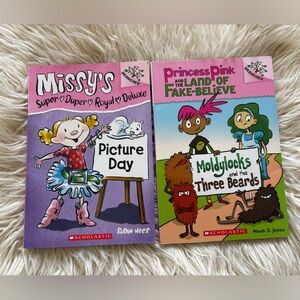 Scholastic Moldylocks & the 3 Bears Missy’s Picture Day Books Girls Chapter Book